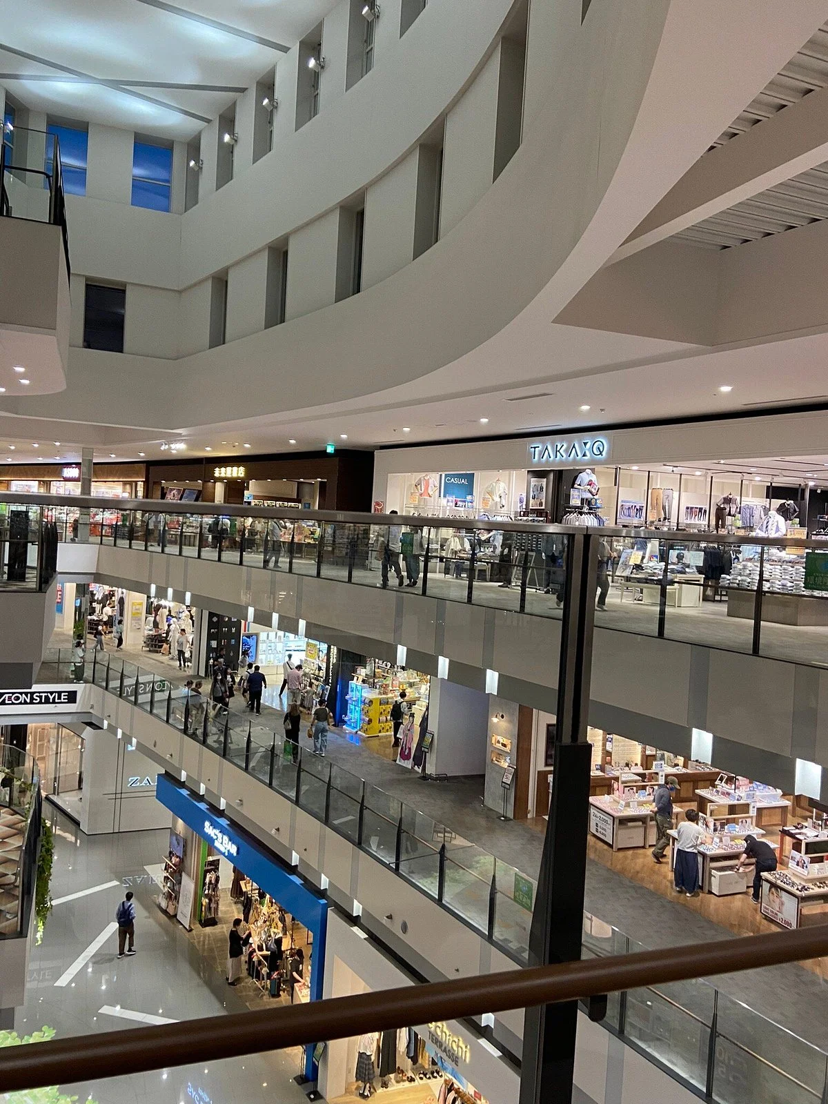 Aeon Mall Shijonawate