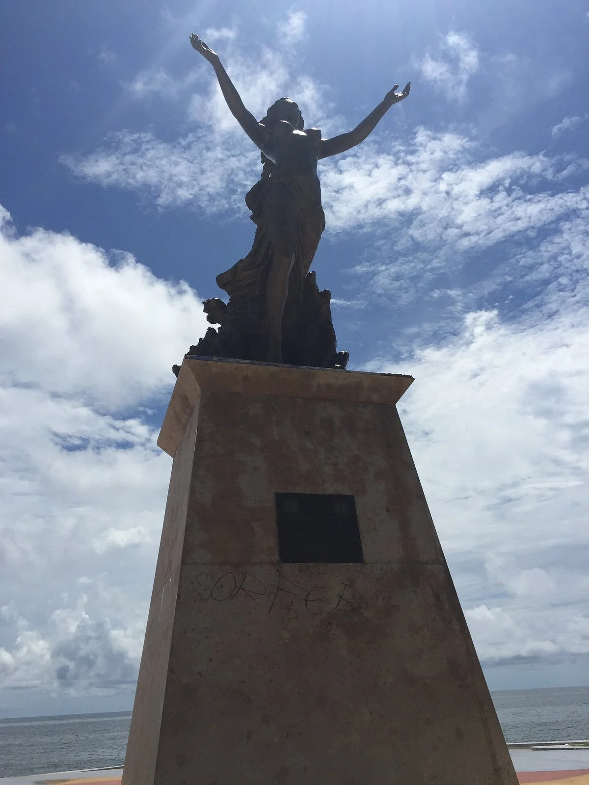 Monumento Mujer Mazalteca