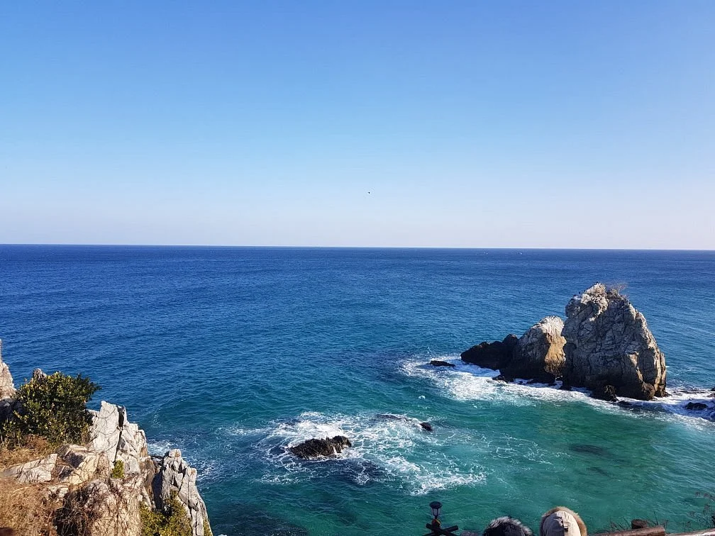 Chotdaebawi (Candlestick Rock)