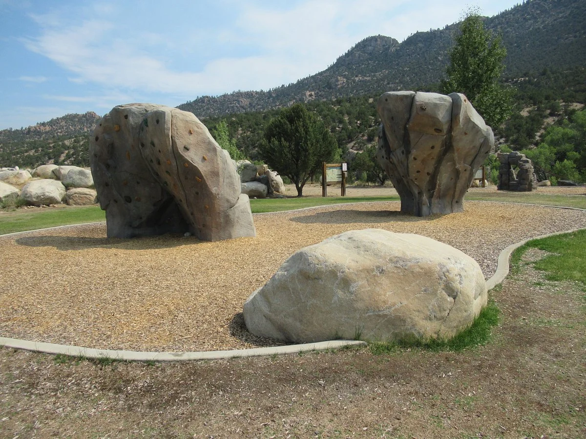 Buena Vista Boulder Garden