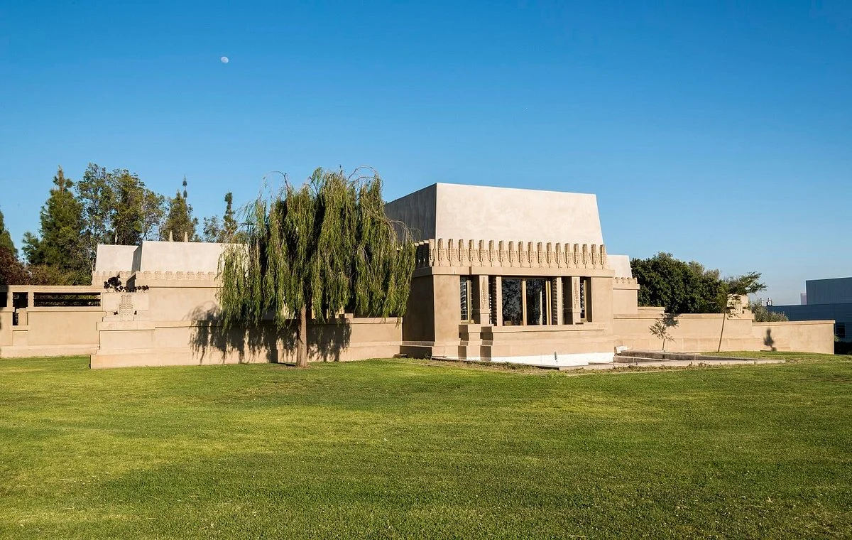Hollyhock House