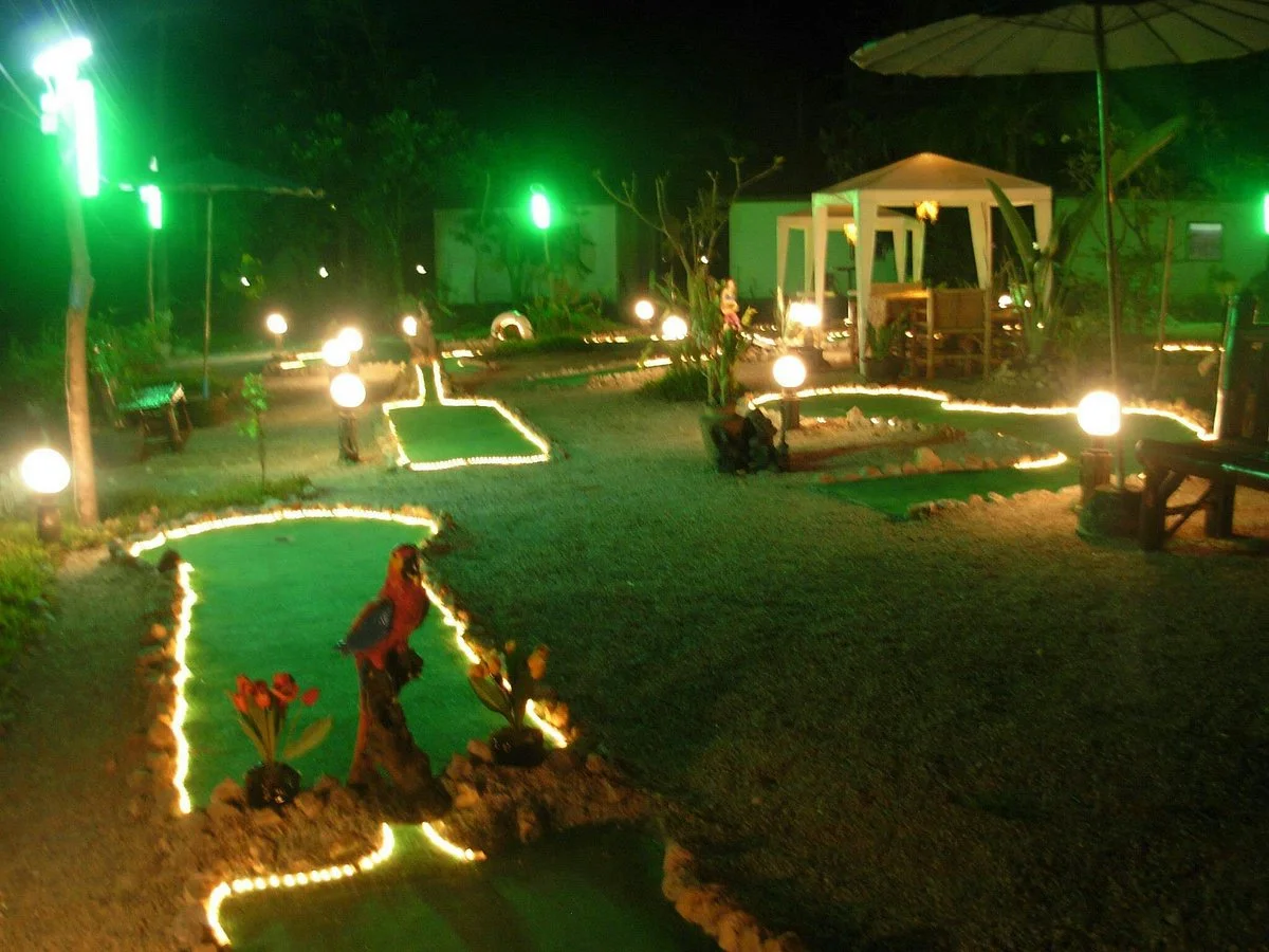 Poppy's Minigolf & Kebab Cafe
