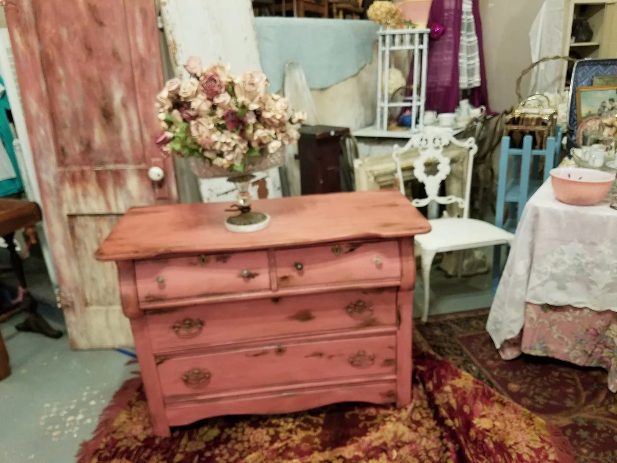 Alley Stuff Antiques and Eccentricities