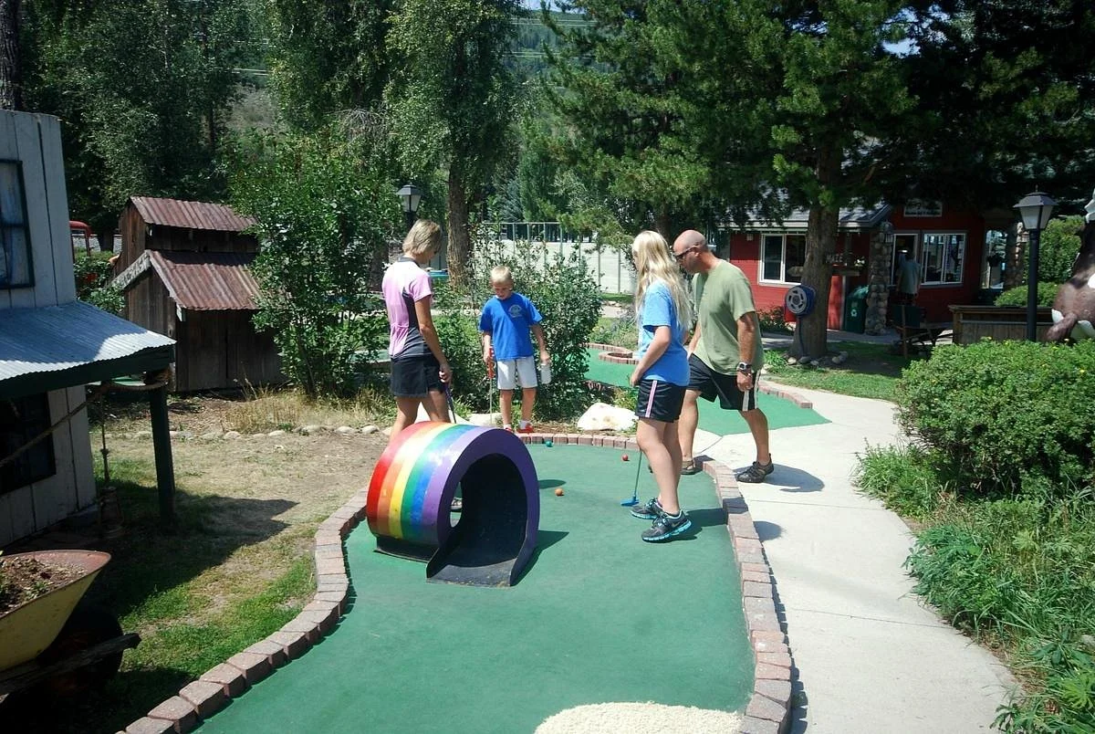 Amaze'n Steamboat Family Fun Park