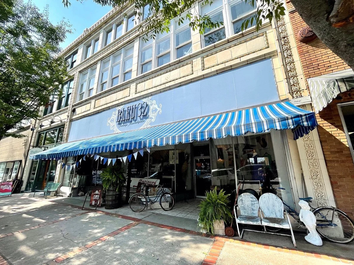 Bleu 32 Vintage Marketplace
