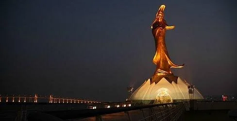 Kun Iam Statue