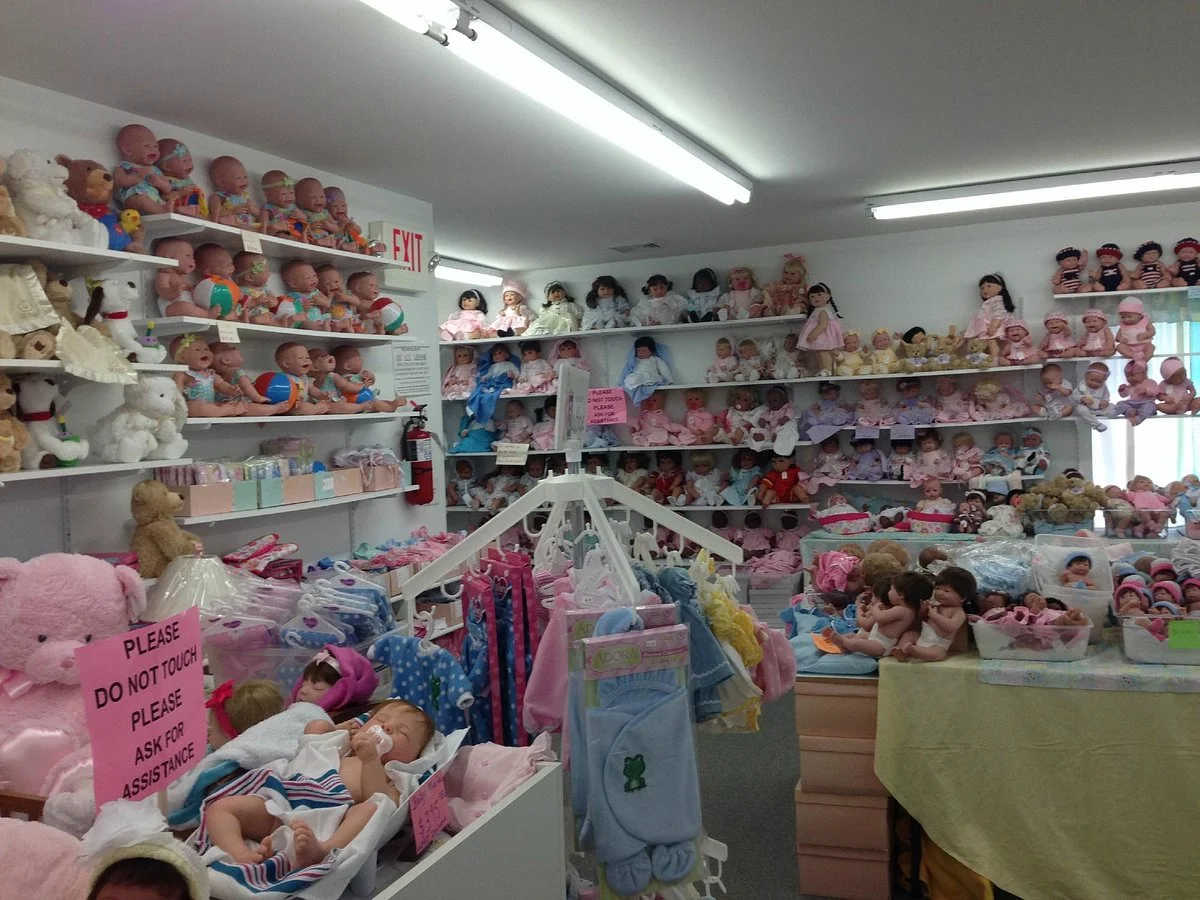 Aimee and Daria's Doll Outlet