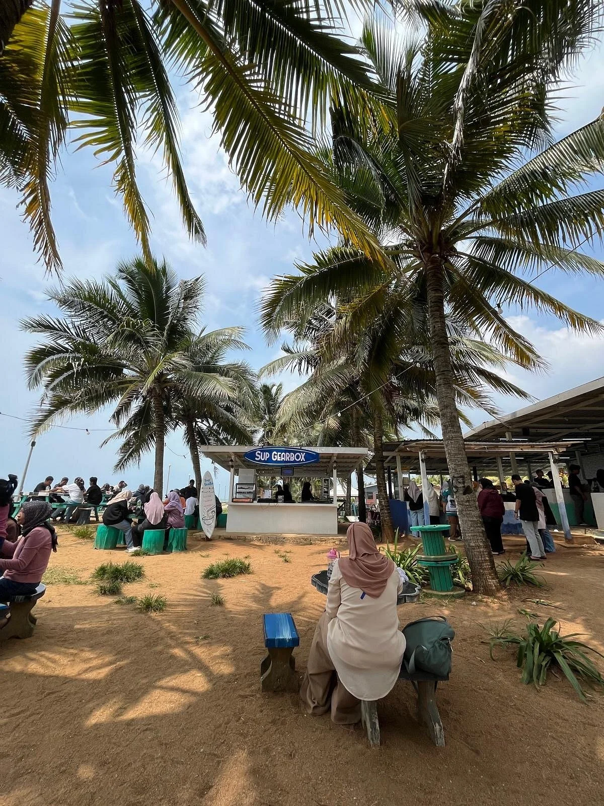 Pantai Batu Hitam