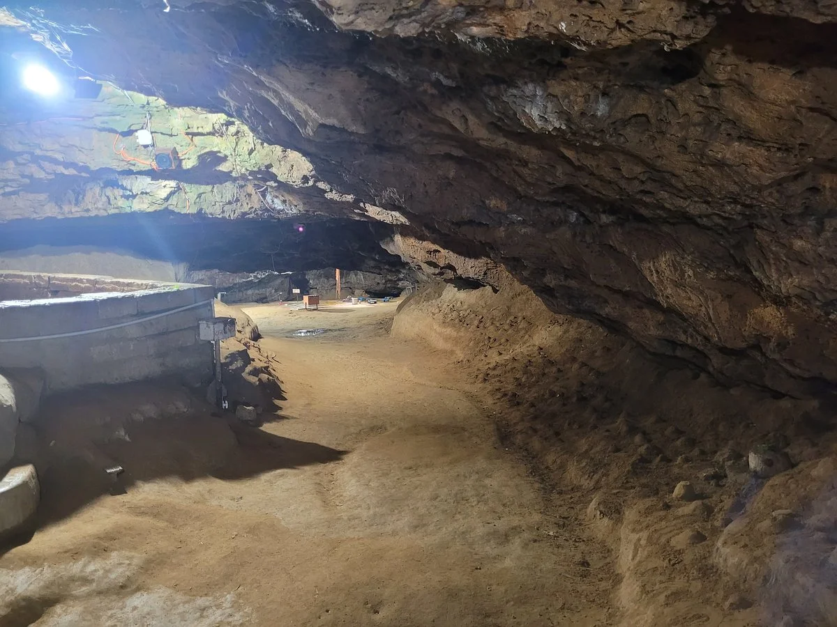 Jambavan Cave