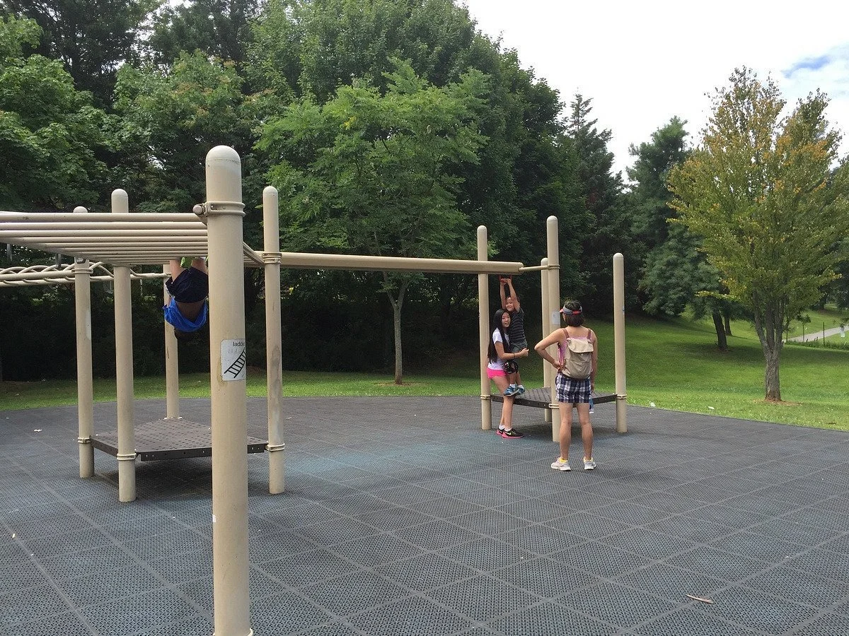 Falls Road Park