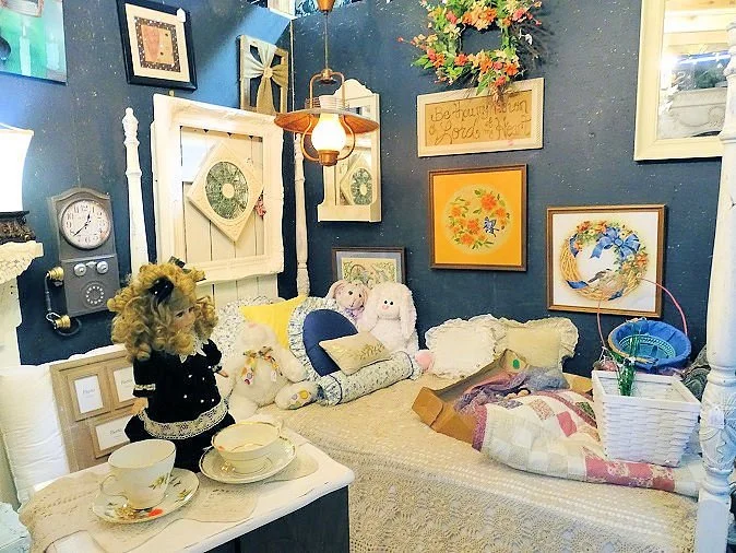 Second Chances Antiques & Treasures