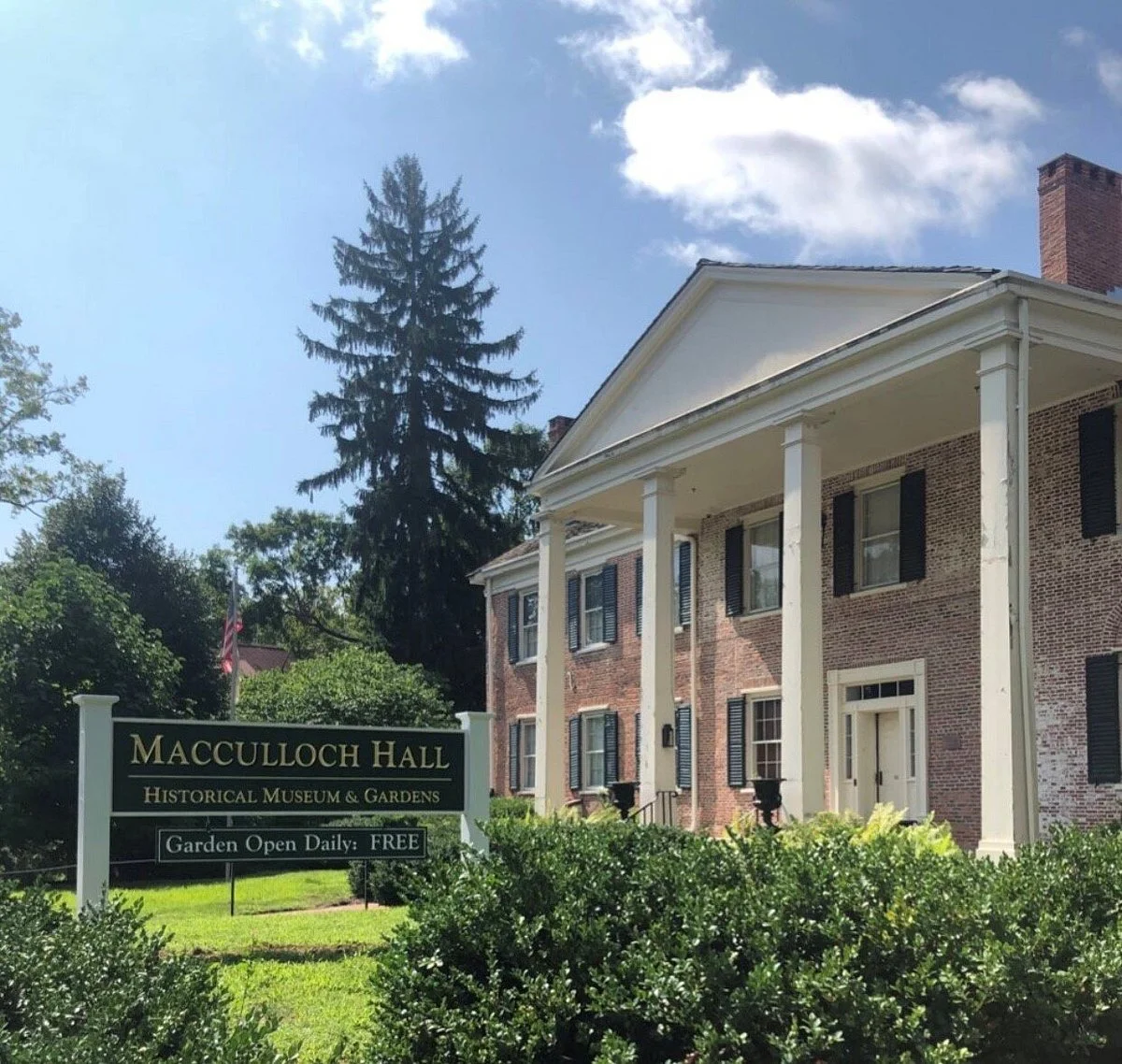 Macculloch Hall Historical Museum & Gardens