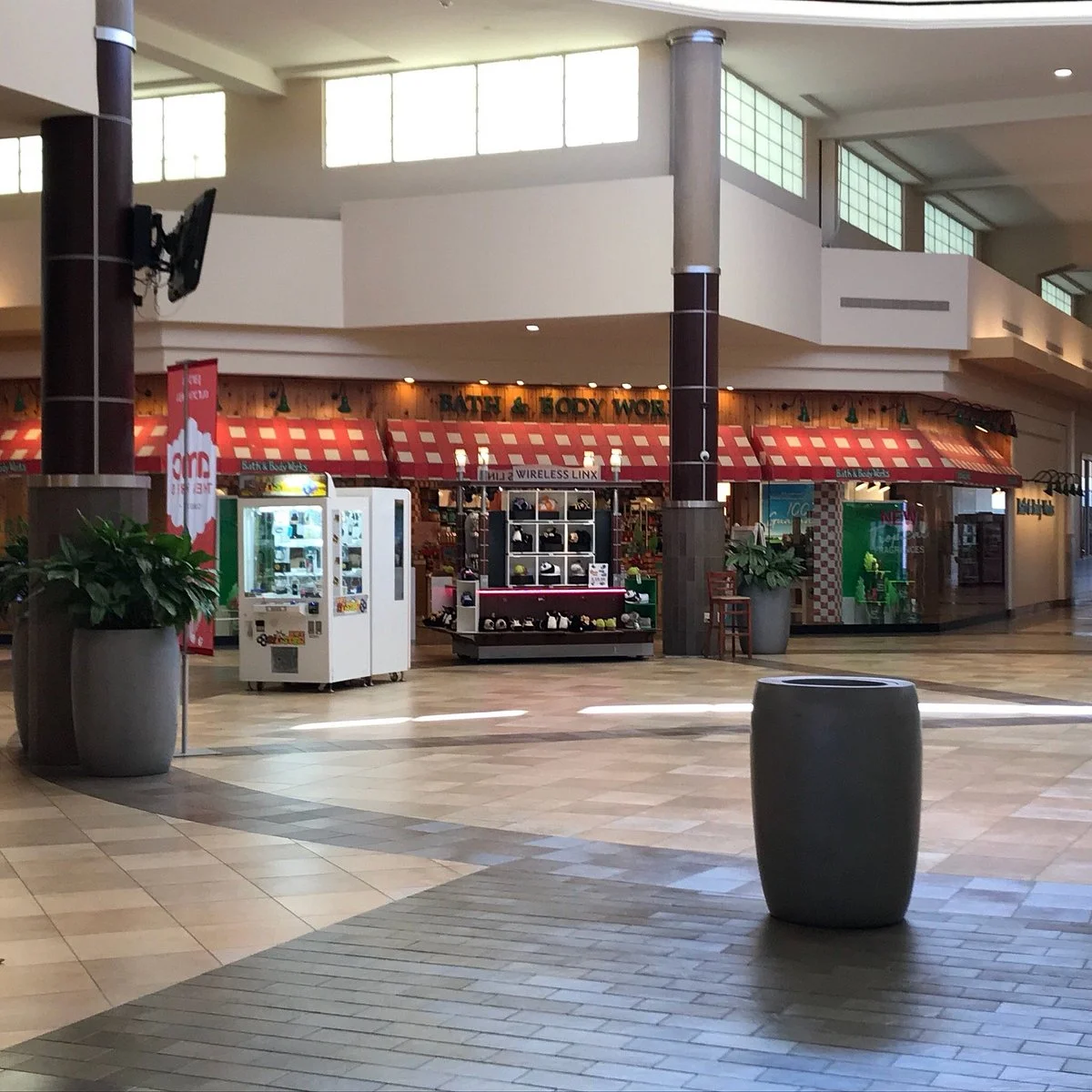 Stones River Mall