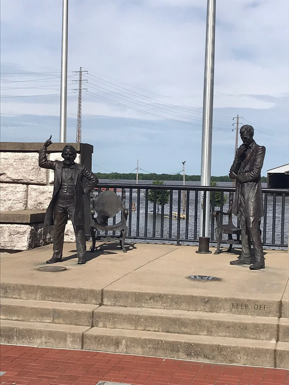 Lincoln - Douglas Square
