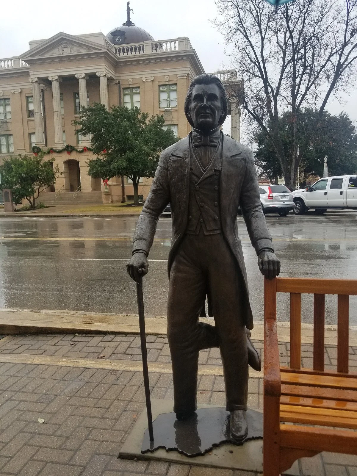 Statue of Three-Legged Willie