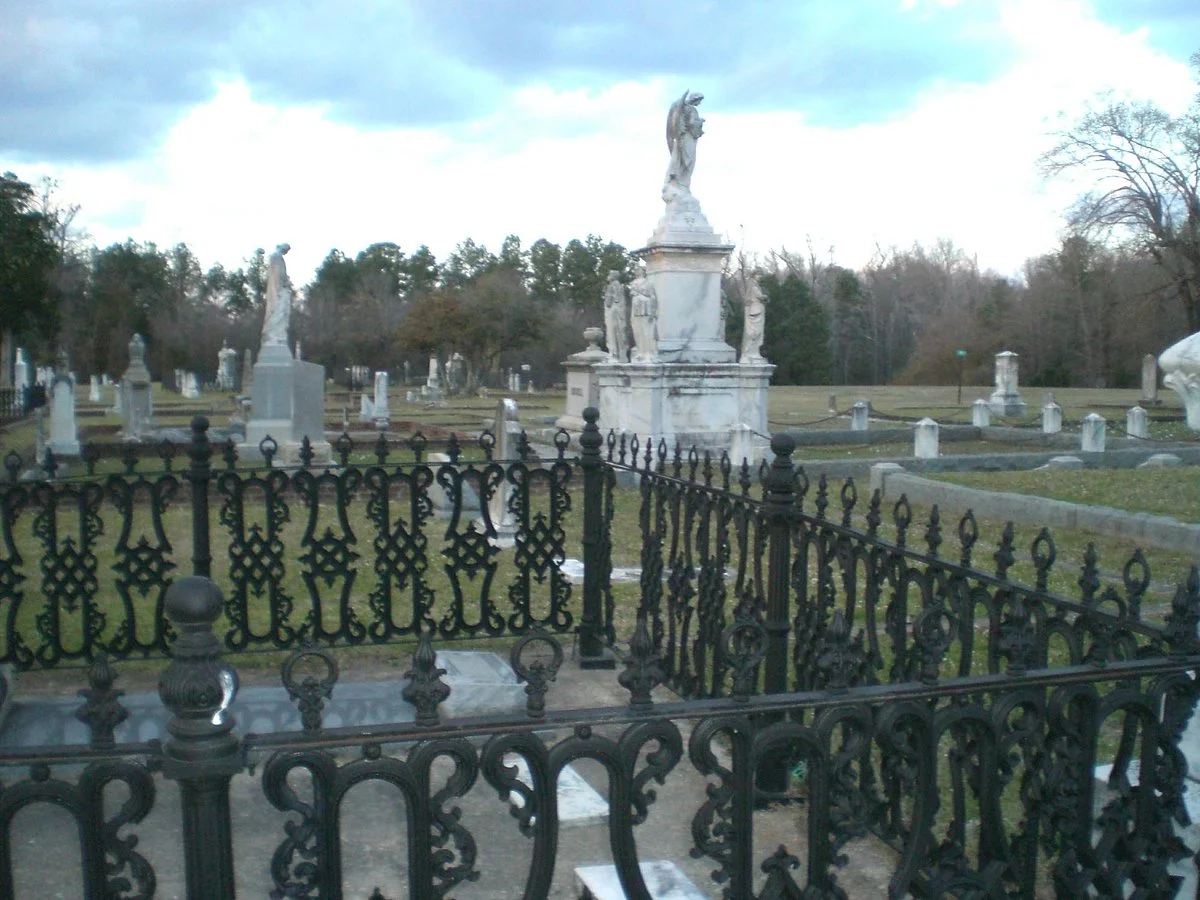 Oakwood Cemetery