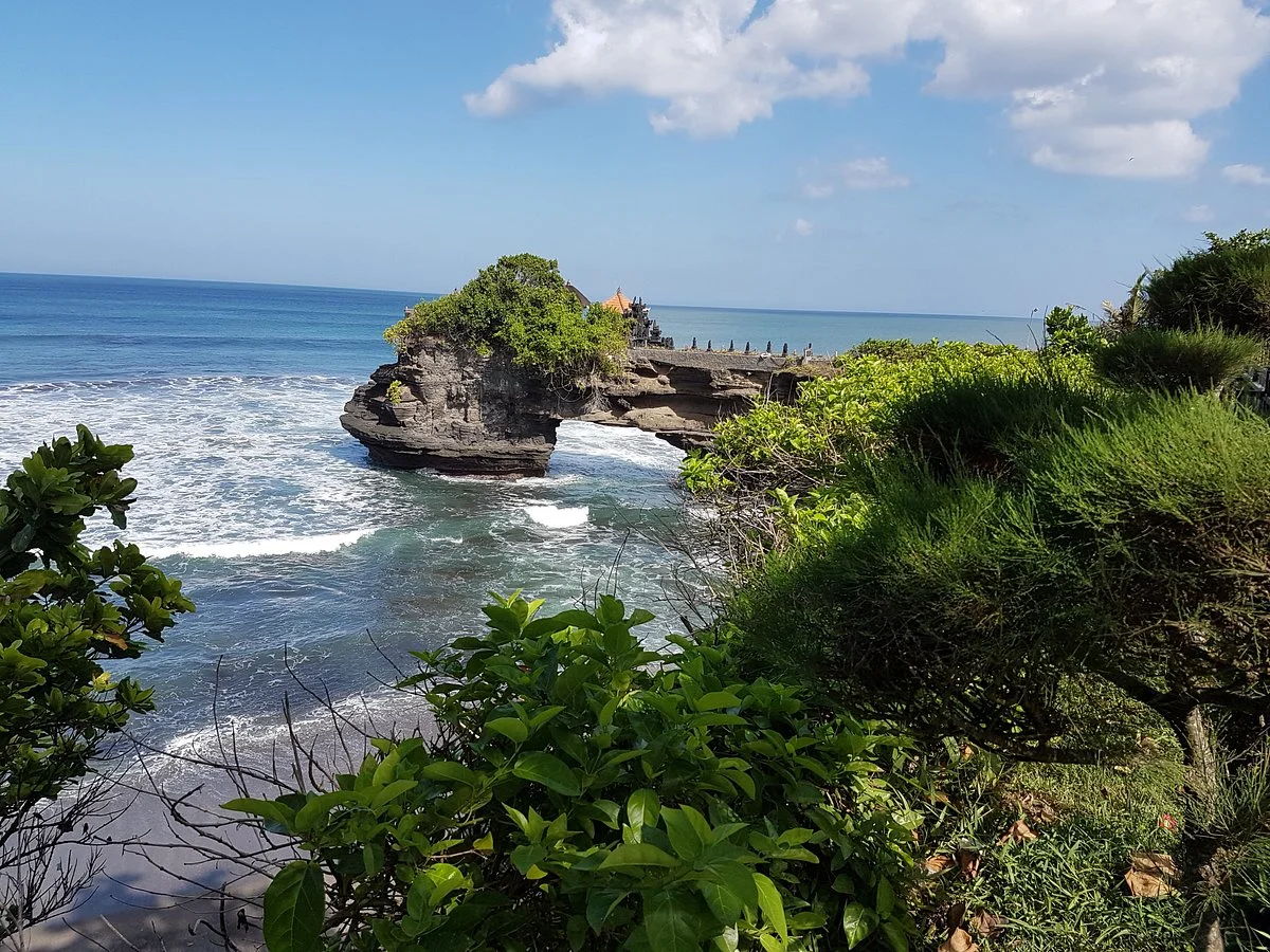 Pura Batu Bolong