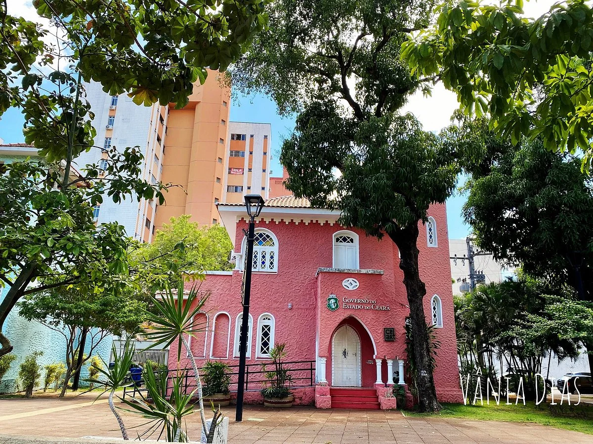 Praça Luíza Távora