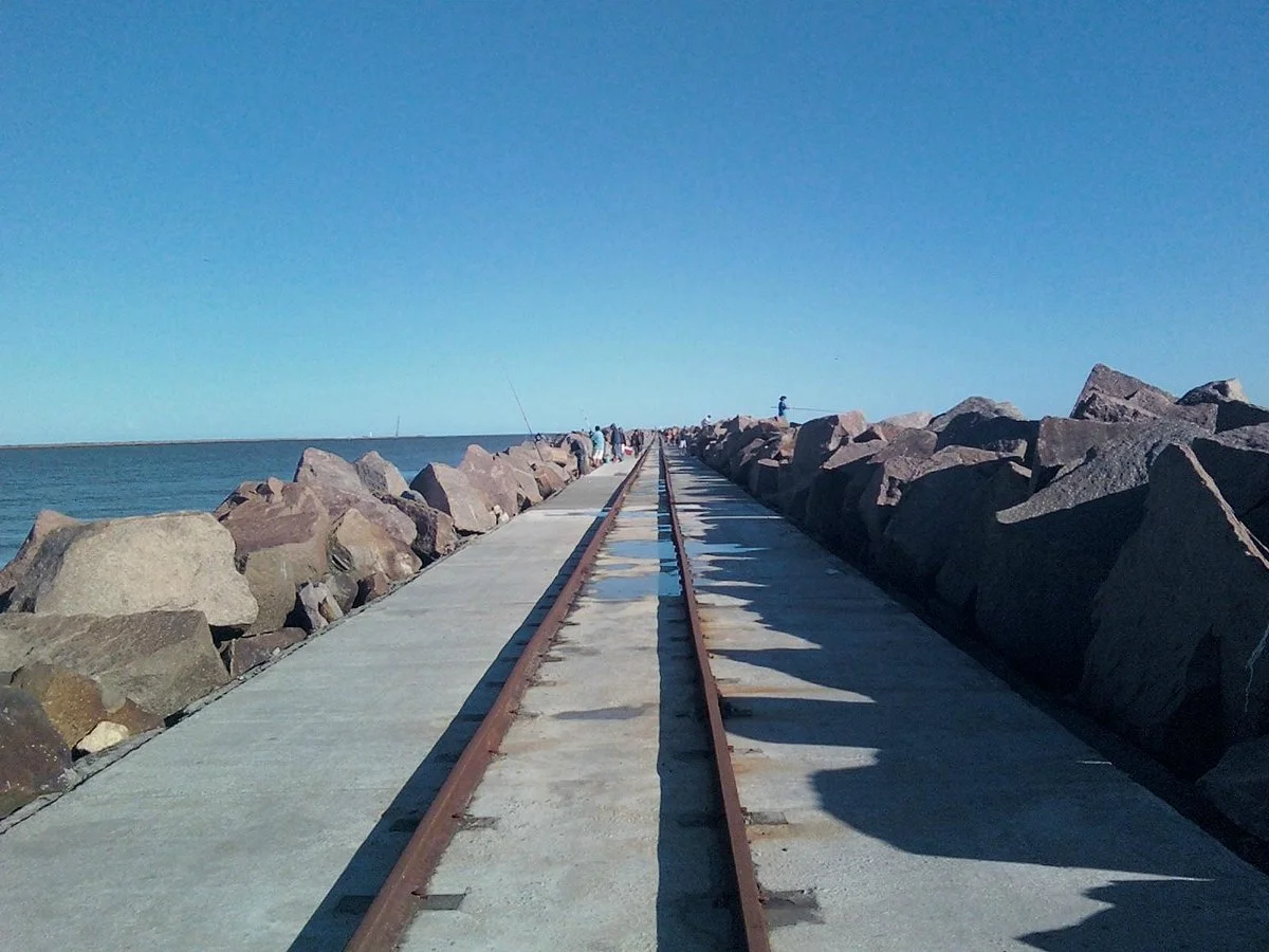 Praia Molhes da Barra
