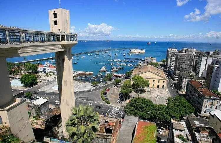 Elevator Lacerda