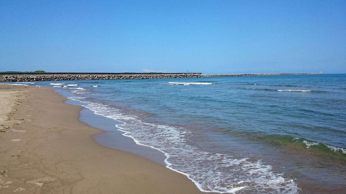 Gongenmori Beach