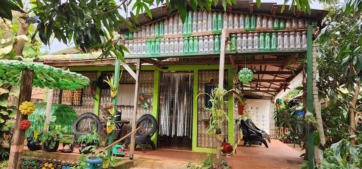 La Casa de Las Botellas