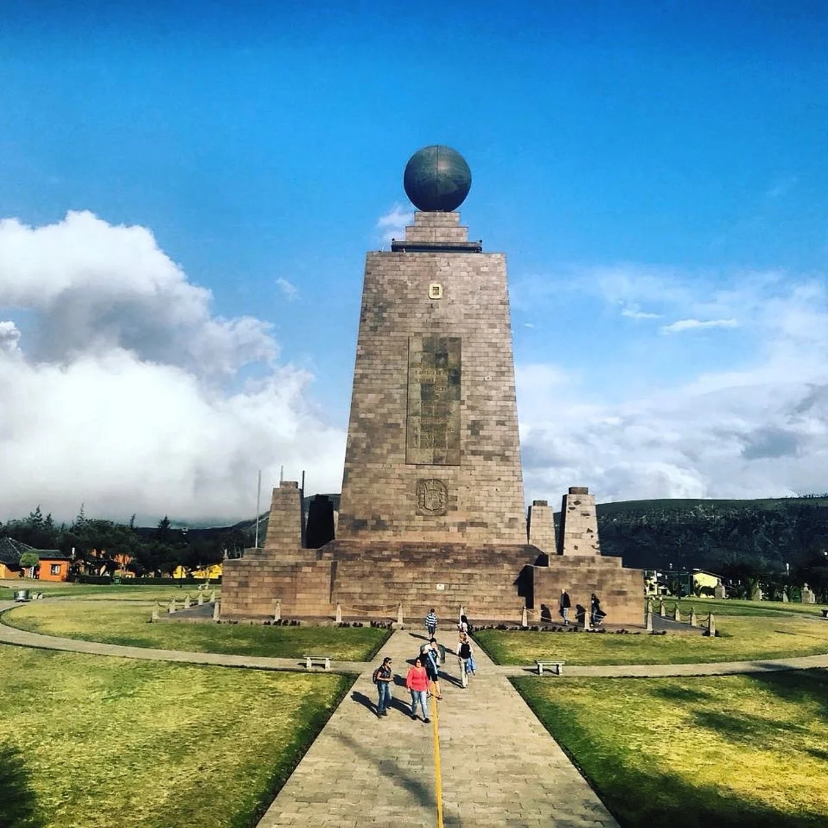 Mitad Del Mundo