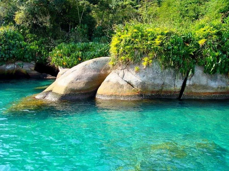 Saco da Velha Cave