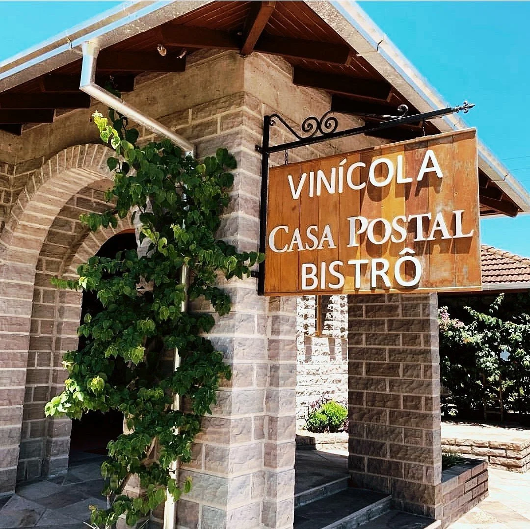 Casa Postal Vinícola e Bistrô