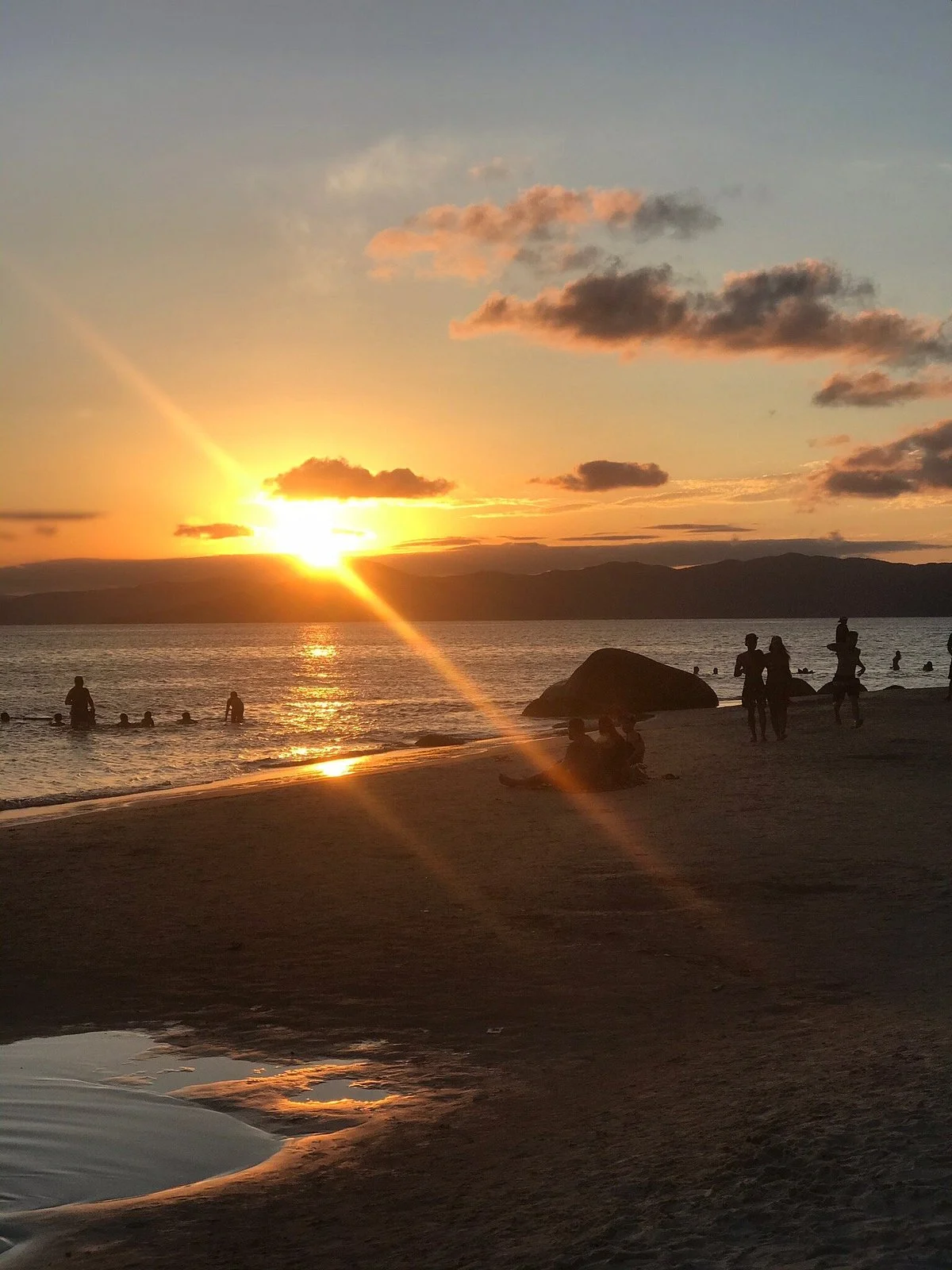 Ponta das Canas Beach