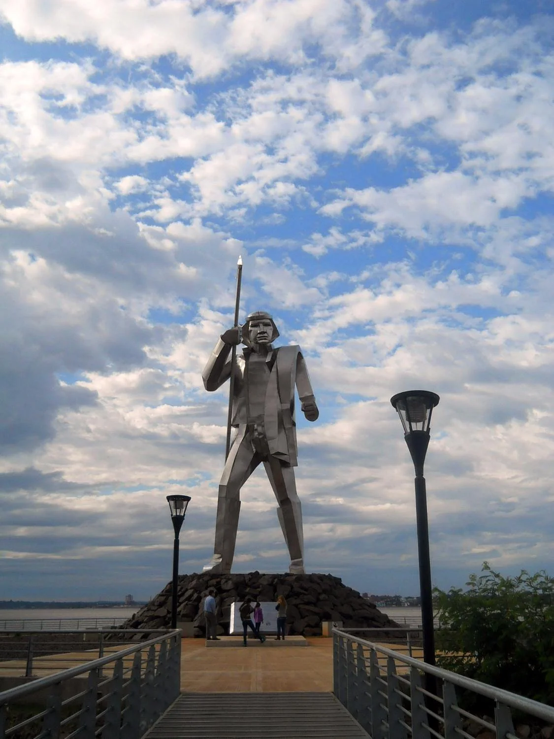 Monumento Andres Guazurari