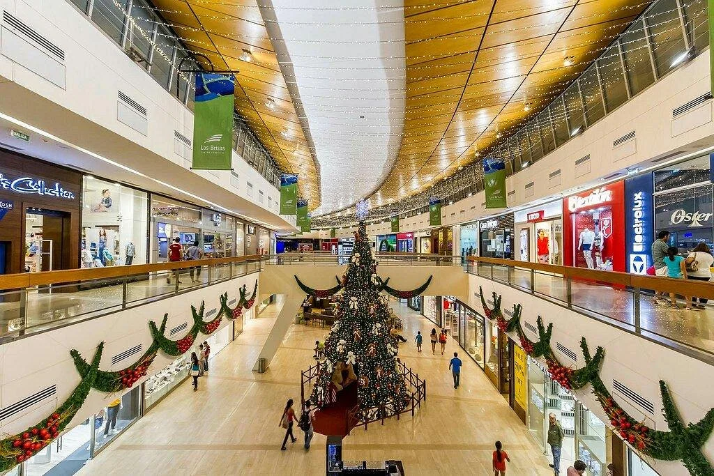 Las Brisas Centro Comercial