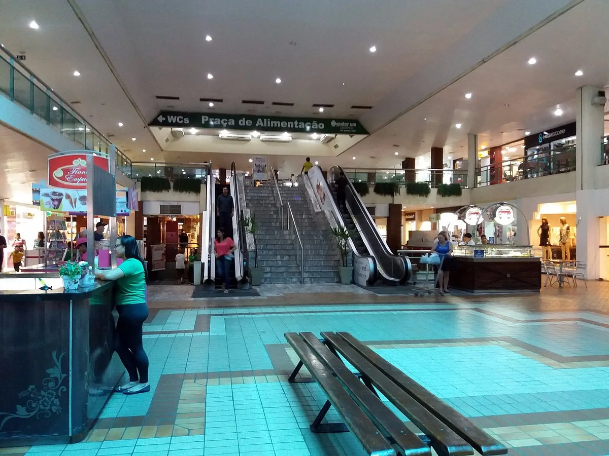Shopping Center Um