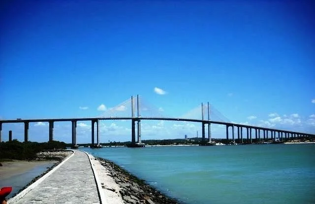 Ponte Newton Navarro