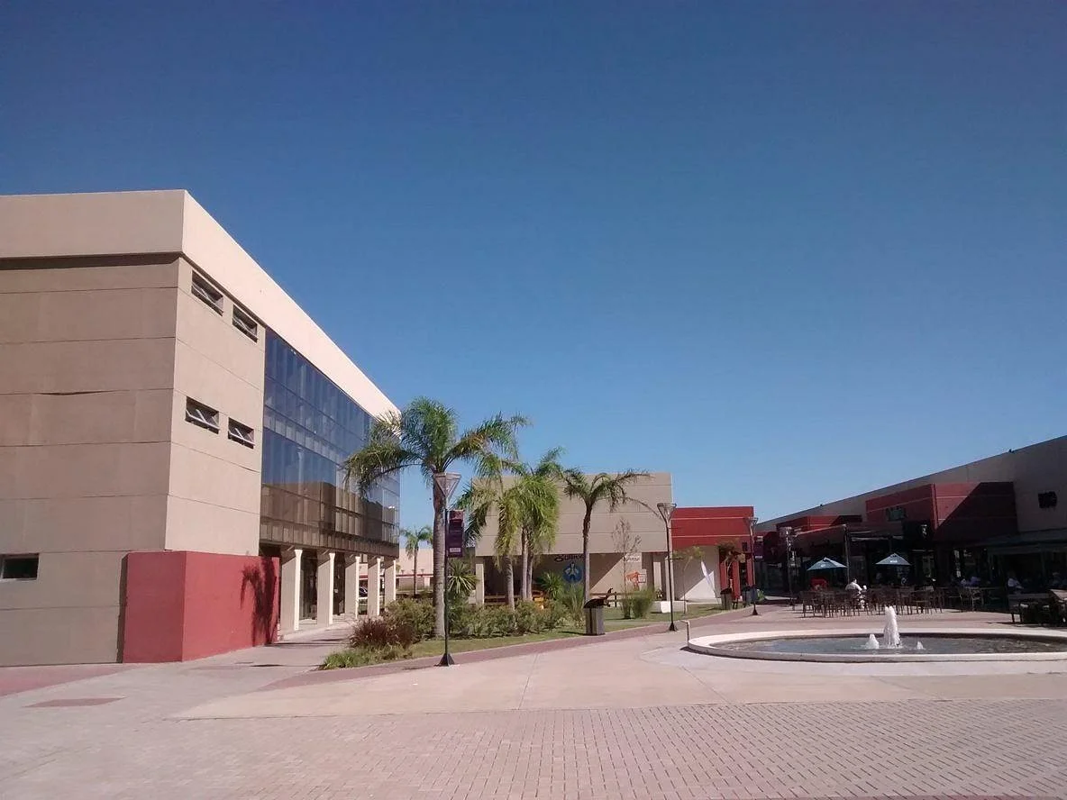 Fisherton Plaza Chic Mall
