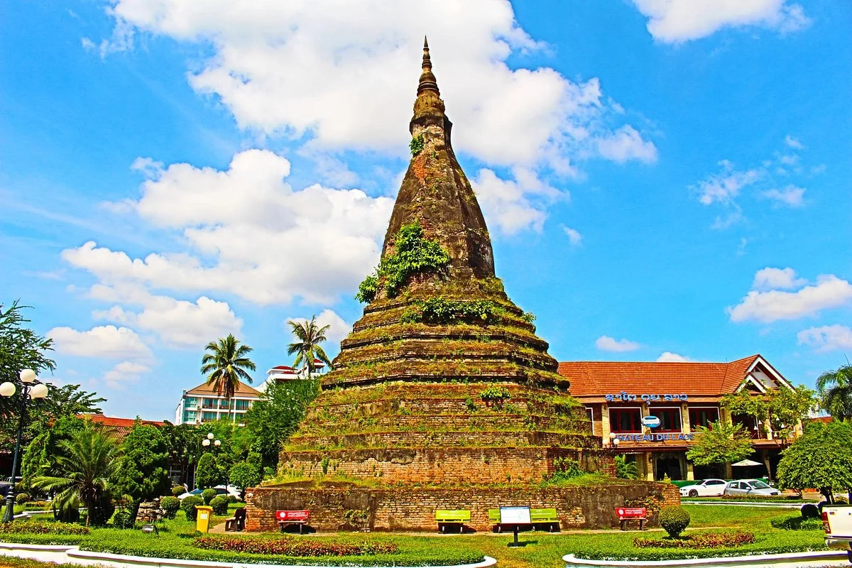 Black Stupa (That Dam)