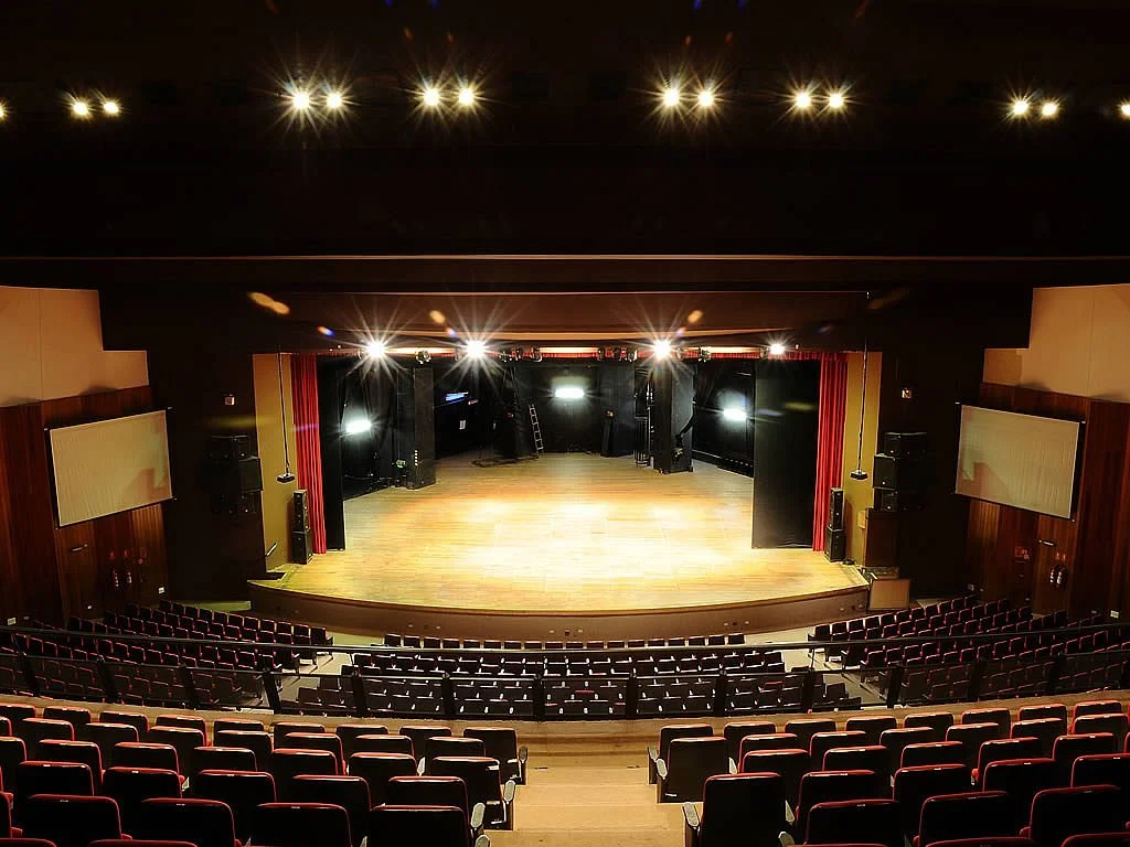 Rio Vermelho Theater