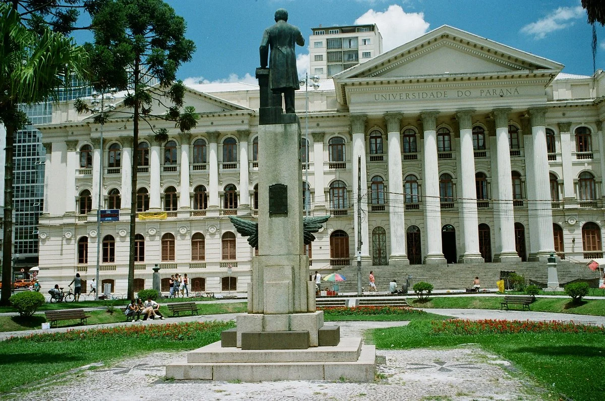 Praça Santos Andrade