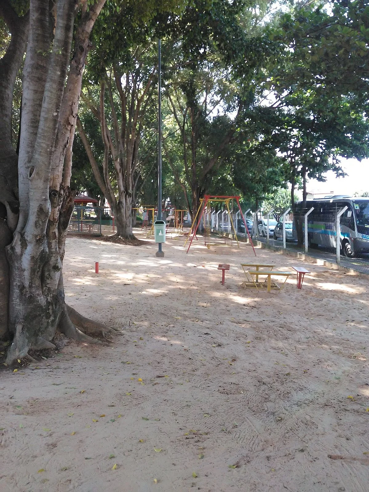 Parque Infantil Tom Leite