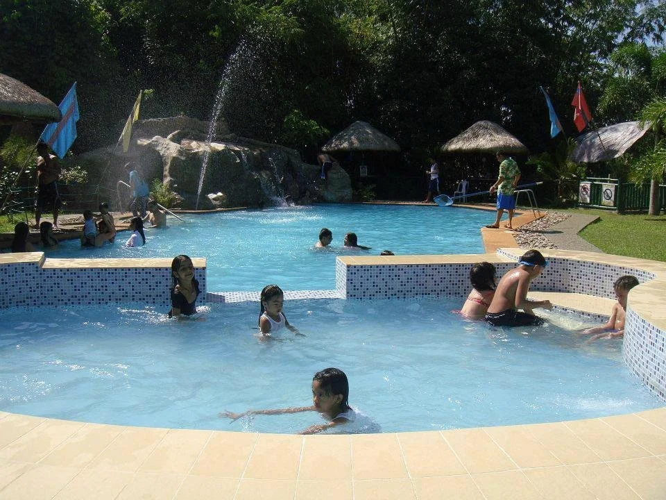 Gumamela Caverock Farm Resort