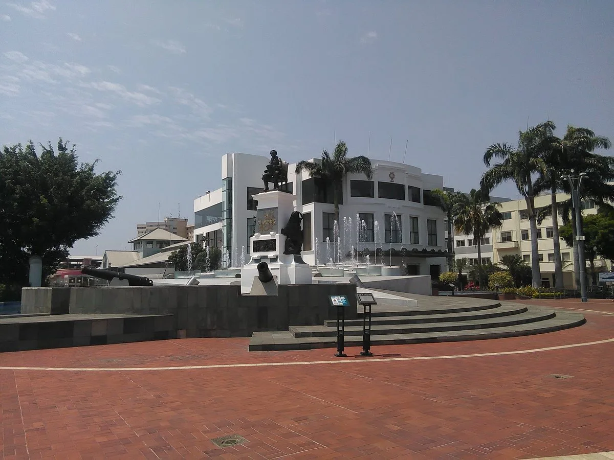 Plaza Olmedo.