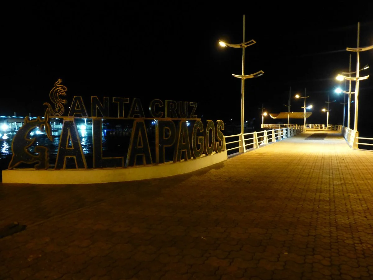 Monumento de aves de Galápagos