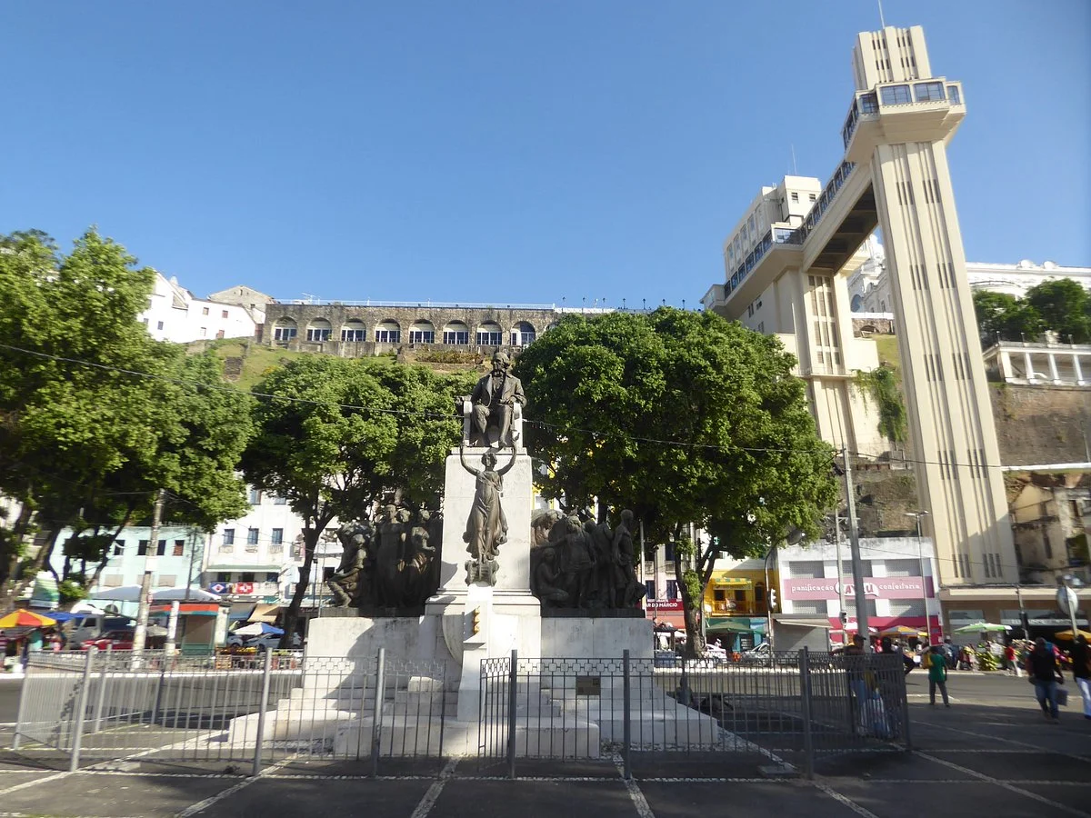 Praça Visconde de Cairu