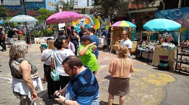 Igreja Apostólica Adoração e Vida