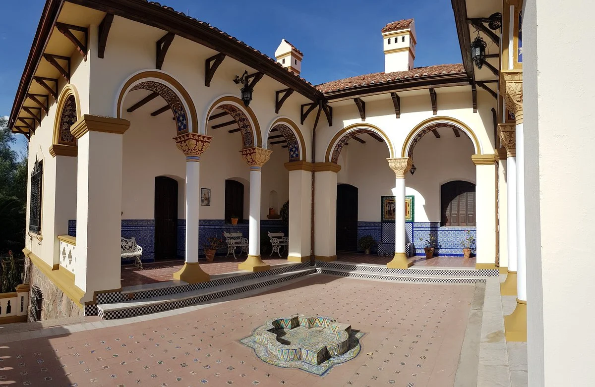 Pueblo Encanto