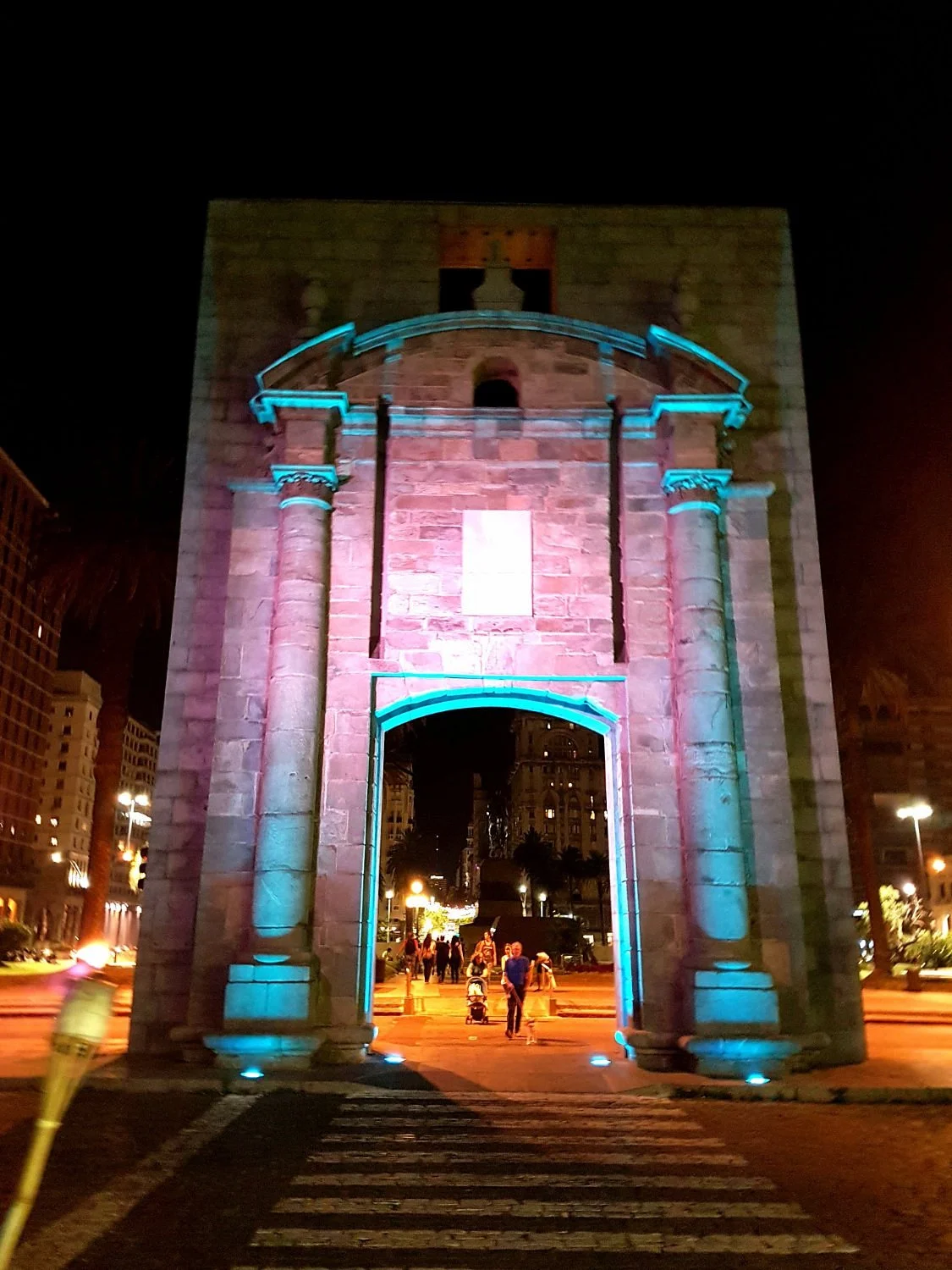 Al Pie de la Muralla