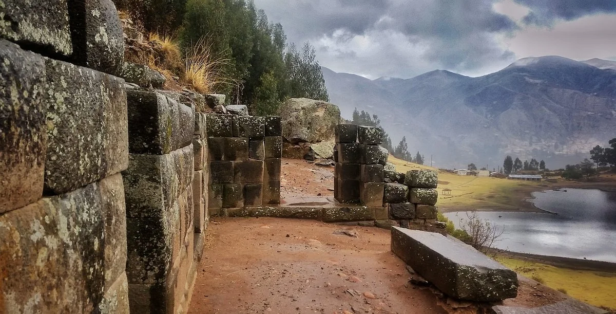 Complejo Arqueologico de Pumacocha o Intihuatana