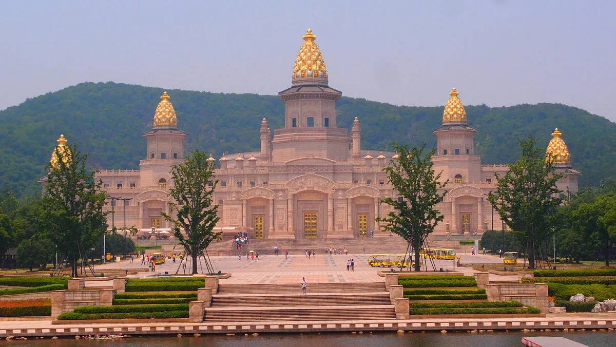 Lingshan Buddhist Scenic Spot