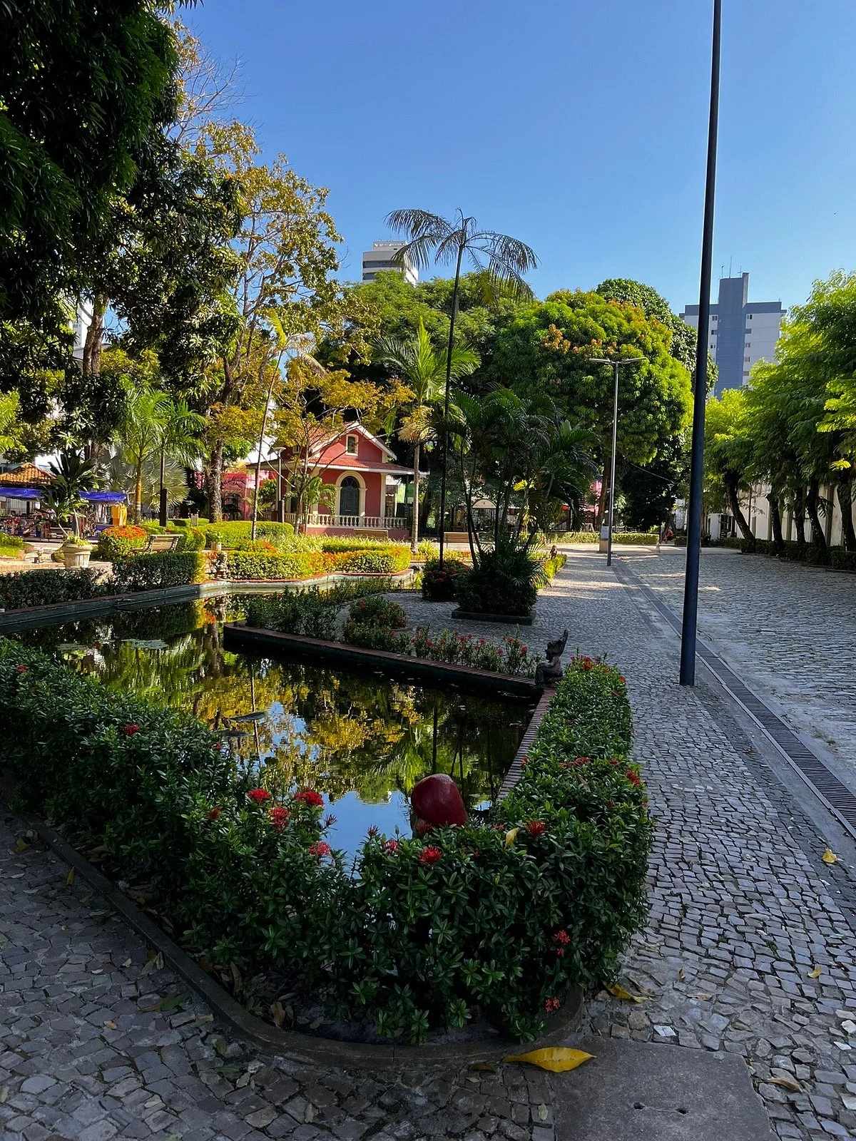 Praca Milton Trindade