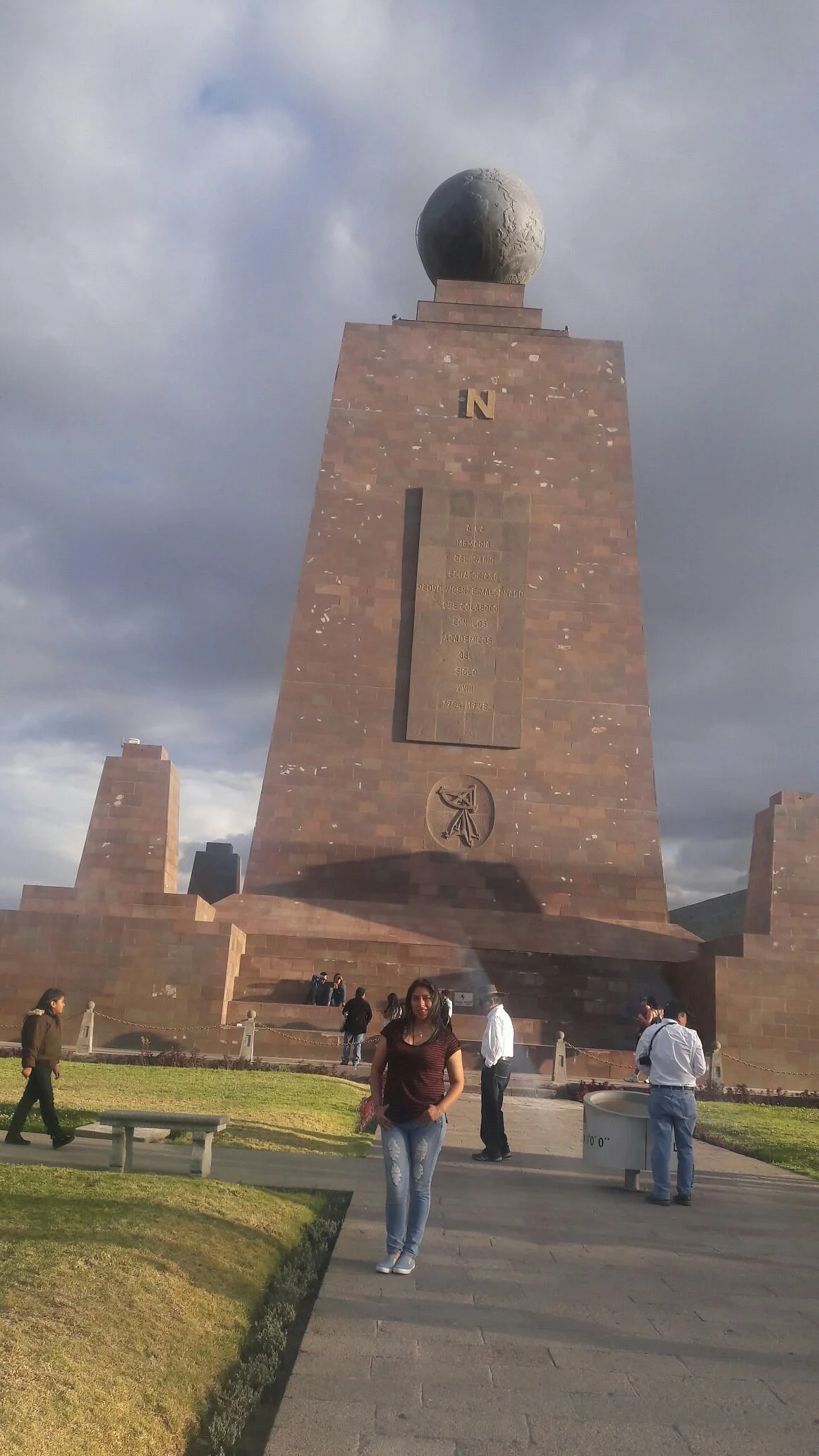 Quitsato Mitad del Mundo Monument